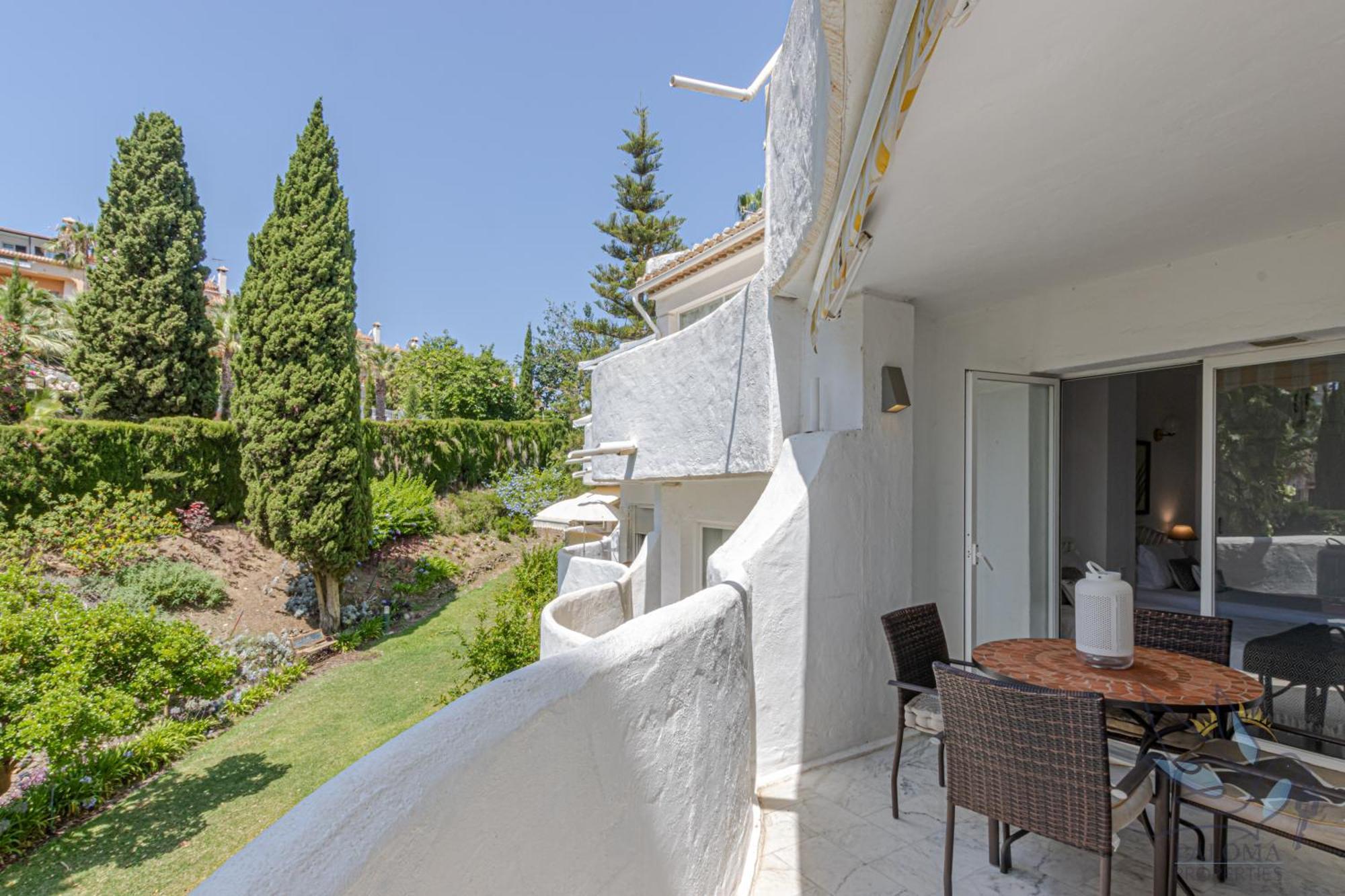 Benalgolf: Seaside Apartment with Private BBQ Backyard Benalmadena Exterior photo